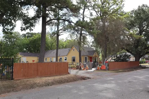 4302 Delhi Street Houston TX 77022