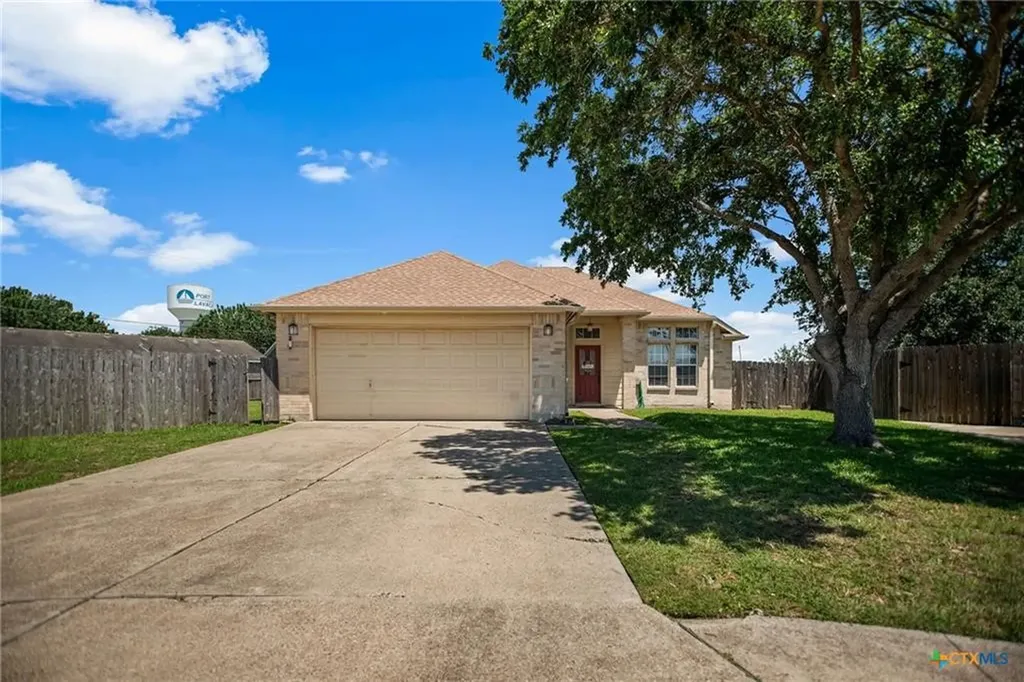 105 Belle Court Port Lavaca TX 77979