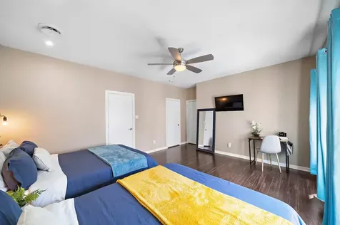 5630 Kiam Street B Houston TX 77007