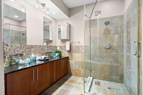 5630 Kiam Street B Houston TX 77007