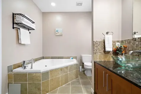 5630 Kiam Street B Houston TX 77007