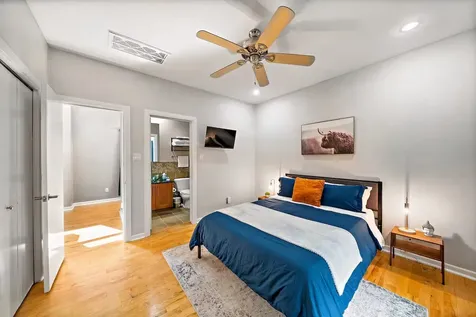 5630 Kiam Street B Houston TX 77007