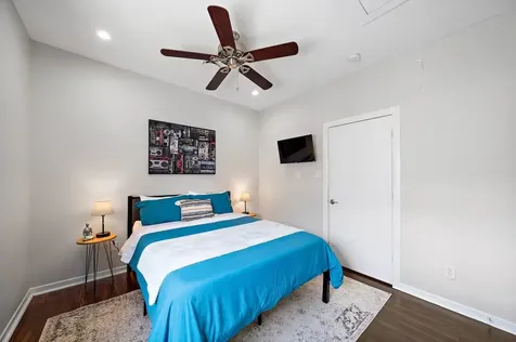 5630 Kiam Street B Houston TX 77007