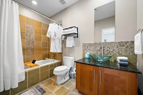 5630 Kiam Street B Houston TX 77007