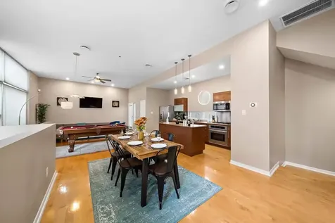 5630 Kiam Street B Houston TX 77007