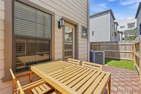 836 Garden Oaks Terrace Houston TX 77018