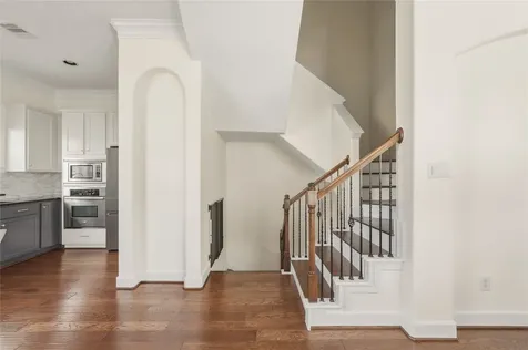 836 Garden Oaks Terrace Houston TX 77018