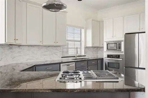 836 Garden Oaks Terrace Houston TX 77018