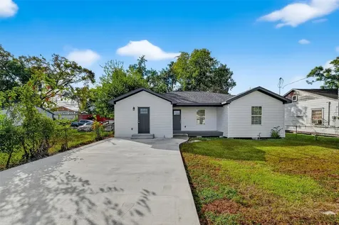 8702 Rinn Street Houston TX 77078