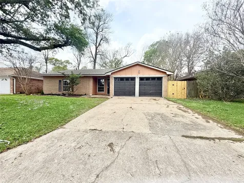 98 Sparrow Way Beaumont TX 77707
