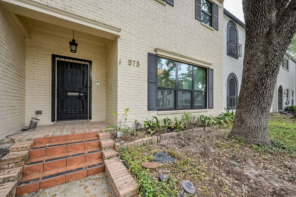 573 N Post Oak Lane Houston TX 77024