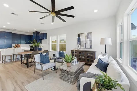 528 N 4th Street La Porte TX 77571