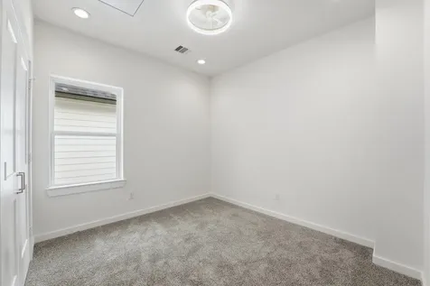 528 N 4th Street La Porte TX 77571