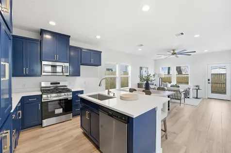 528 N 4th Street La Porte TX 77571