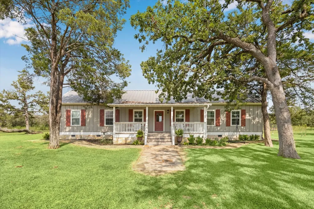 350 Floyd Lane Round Top TX 78954