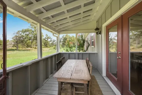 350 Floyd Lane Round Top TX 78954