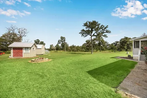 350 Floyd Lane Round Top TX 78954
