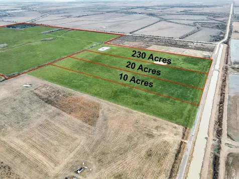 747 Canal Road Winnie TX 77665