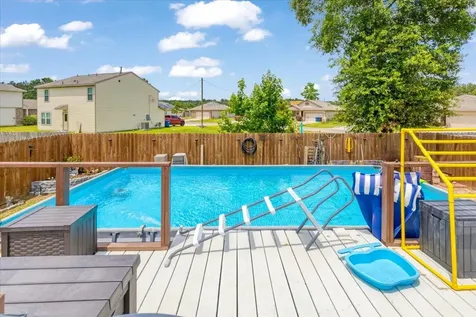 1685 County Road 5102 Cleveland TX 77327