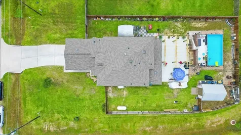 1685 County Road 5102 Cleveland TX 77327