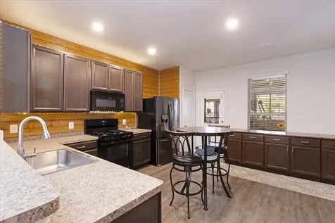 1685 County Road 5102 Cleveland TX 77327