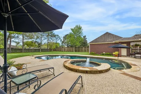 805 Murphy Lane Friendswood TX 77546