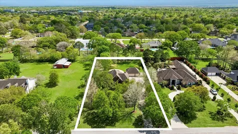 805 Murphy Lane Friendswood TX 77546