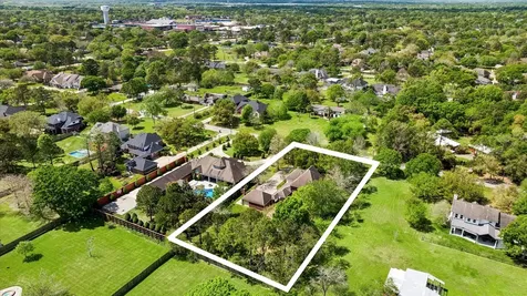 805 Murphy Lane Friendswood TX 77546