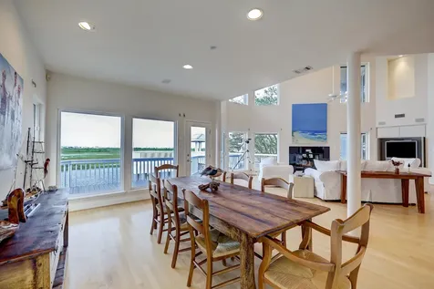 13243 Binnacle Way Galveston TX 77554
