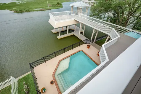 13243 Binnacle Way Galveston TX 77554
