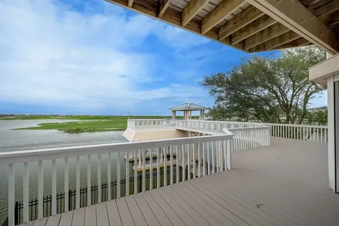 13243 Binnacle Way Galveston TX 77554