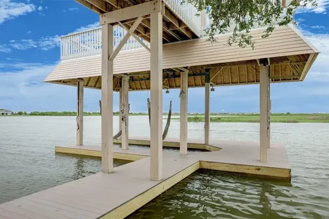 13243 Binnacle Way Galveston TX 77554