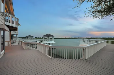 13243 Binnacle Way Galveston TX 77554