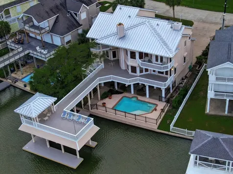 13243 Binnacle Way Galveston TX 77554