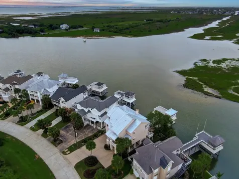 13243 Binnacle Way Galveston TX 77554