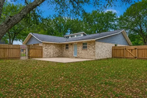 2306 Bunton Drive El Campo TX 77437