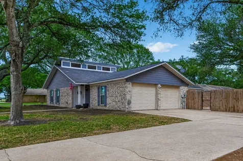 2306 Bunton Drive El Campo TX 77437