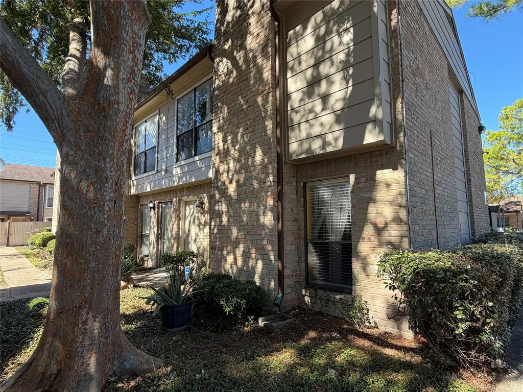 2110 Wilcrest Drive 101 Houston TX 77042