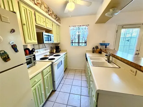 2110 Wilcrest Drive 101 Houston TX 77042