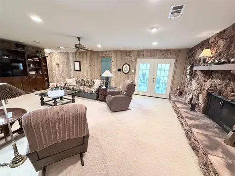 2134 5th Street Port Neches TX 77651