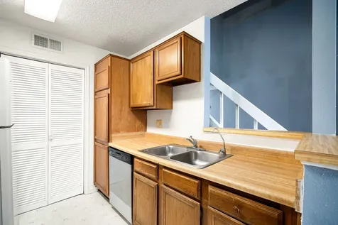 8359 Sands Point Drive 218 Houston TX 77036