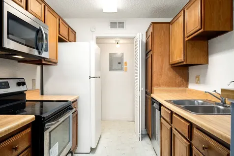 8359 Sands Point Drive 218 Houston TX 77036