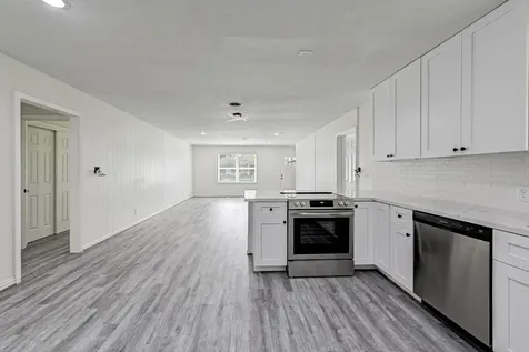 6027 Ledbetter Street Houston TX 77087