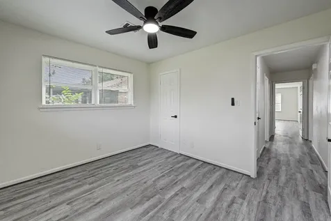 6027 Ledbetter Street Houston TX 77087
