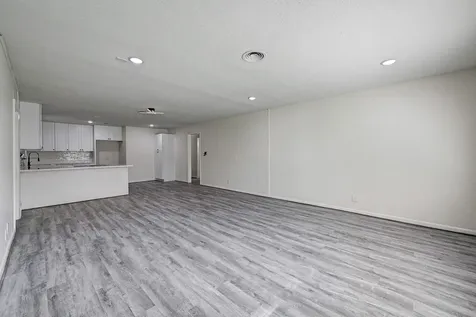6027 Ledbetter Street Houston TX 77087