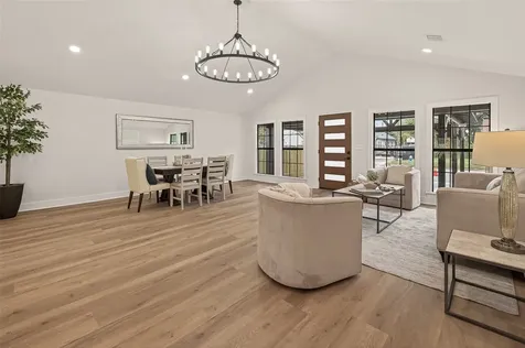 906 Eleanor Street Houston TX 77009