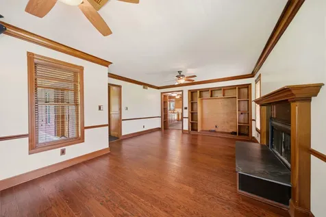 1301 W Viejo Drive Friendswood TX 77546