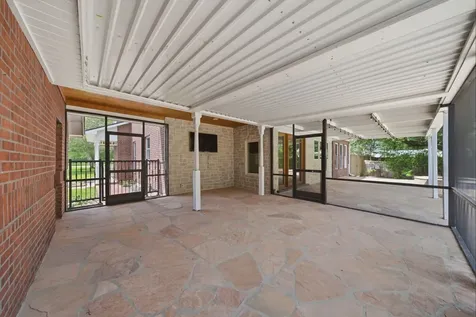 1301 W Viejo Drive Friendswood TX 77546