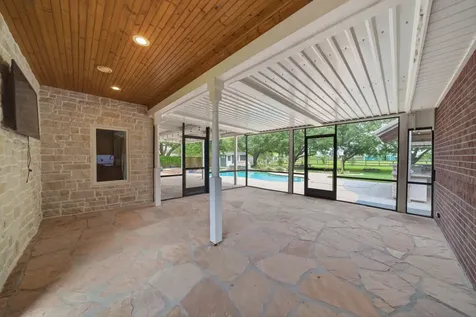 1301 W Viejo Drive Friendswood TX 77546
