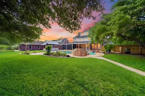 1301 W Viejo Drive Friendswood TX 77546